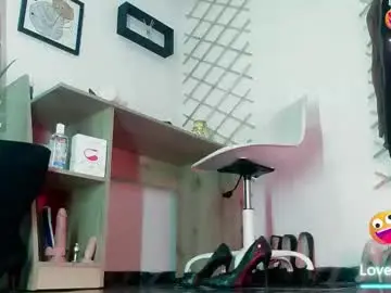 Chaturbate Live Sex Cam of myla_sarah1