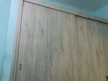 Chaturbate Live Sex Cam of holybeauty_