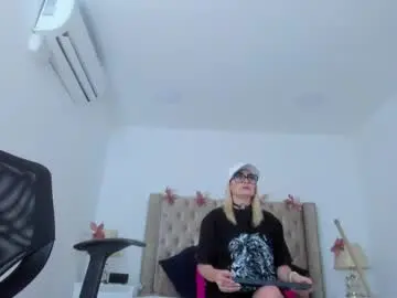 Chaturbate Sex Chat of candiegilson__