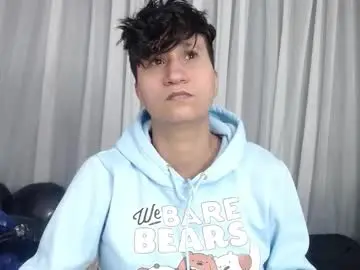 Chaturbate Live Porn of im_milancs