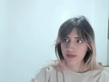 minefoxy2, a 25 y.o. milf cams model of chaturbate