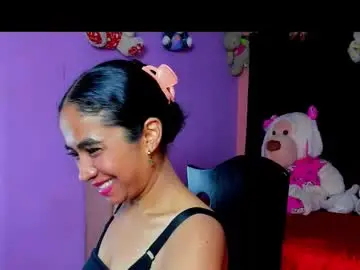 Chaturbate Live Sex Cam of emily_bunny7