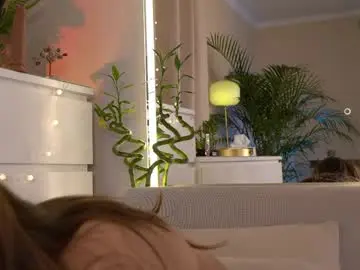 Chaturbate Live Sex Cam of tinydoll_xo