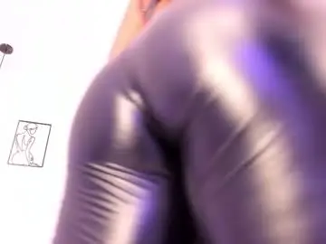 Chaturbate Live Sex Cam of amisi_ari