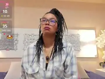 Chaturbate Live Sex Cam of andreaa_zoee_