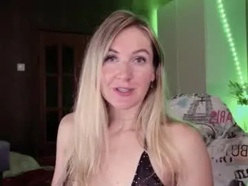 Chaturbate Live Sex Cam of hello_lisha