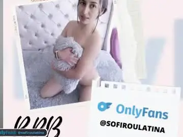 Chaturbate Live Sex Cam of soffi_rousel_