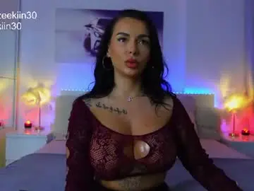 Chaturbate Sex Cam of iammazeekiin30