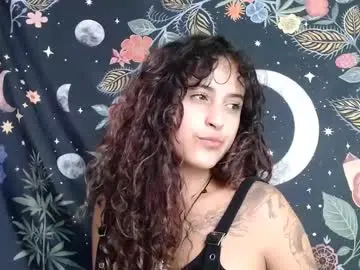 Chaturbate Live Sex Cam of sol_amarilla_