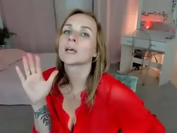 Chaturbate Live Sex Cam of karinella_x