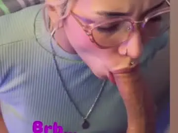 Chaturbate Sex Chat of doll_and_sex