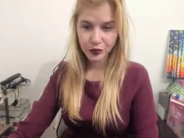 Chaturbate Live Sex of artsyandcraftsy_