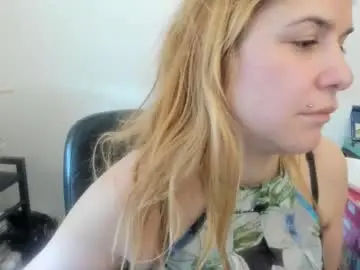 Chaturbate Live Sex Cam of artsyandcraftsy_