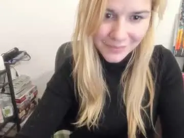 Chaturbate Nude Webcam of artsyandcraftsy_