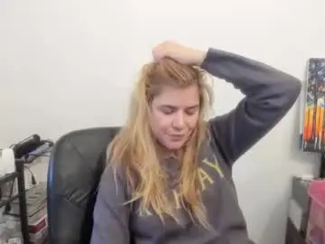 Chaturbate Sex Chat of artsyandcraftsy_