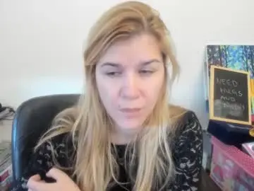 Chaturbate Sex Chat of artsyandcraftsy_