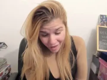 Chaturbate Adult Webcams of artsyandcraftsy_