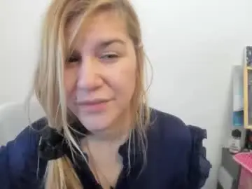 Chaturbate Nude Webcam of artsyandcraftsy_