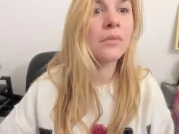 Chaturbate Nude Webcam of artsyandcraftsy_