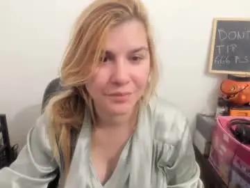 Chaturbate Sex Chat of artsyandcraftsy_