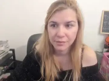 Chaturbate Free Porn Cam of artsyandcraftsy_