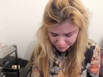 Chaturbate Live Porn of artsyandcraftsy_