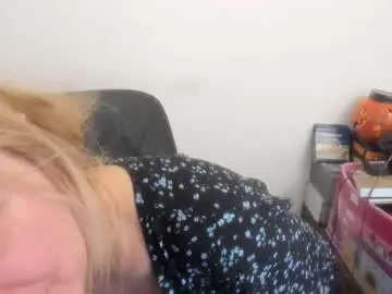 Chaturbate Sex Chat of artsyandcraftsy_