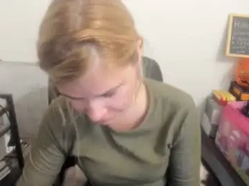 Chaturbate Live Porn of artsyandcraftsy_