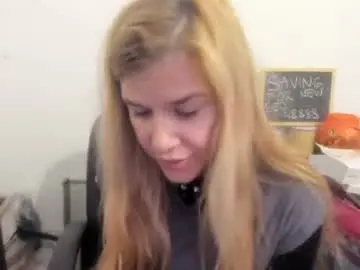 Chaturbate Live Sex of artsyandcraftsy_