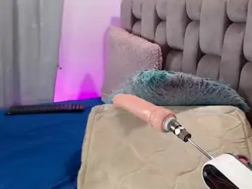 Chaturbate Live Sex Cam of andrea_bigtits69