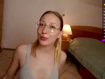 Chaturbate Live Sex Cam of foxeslovefoxes
