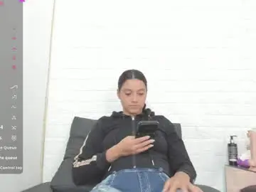 Chaturbate Nude Webcam of melannie_roses