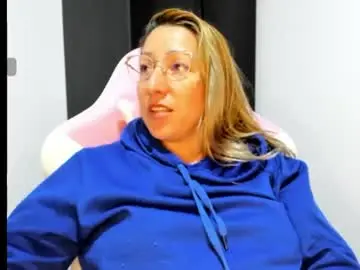 Chaturbate Free Porn Cam of hottychrystal