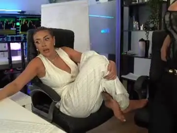 .squirt milf cams