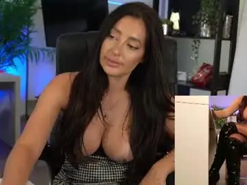 Longlegs milf cams