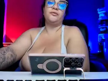 Chaturbate Live Sex Cam of lulubigtitts