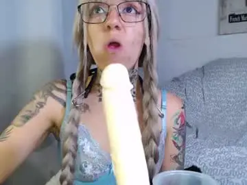 Chaturbate Live Sex Cam of lunai_gh