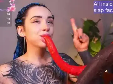 Chaturbate Watch Live Sex Cams of evarabbit