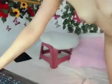 anabellered, a 27 y.o. milf cams model of chaturbate