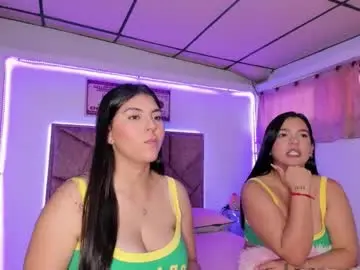 Chaturbate Live Sex Cam of cristal_smith20