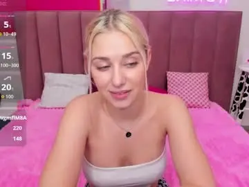 Chaturbate Live Sex Cam of mila_stunning