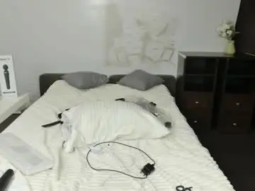 Chaturbate Live Sex Cam of xxxsweet_kissssxxx