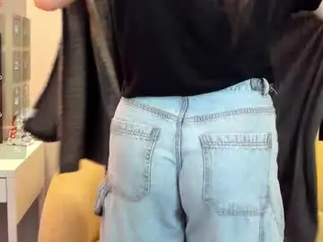 Chaturbate Free Porn Cam of _shy_jenny_