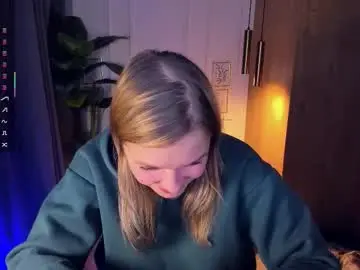 Chaturbate Live Sex Cam of bella_cosmos