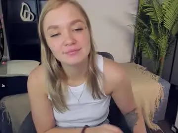 Chaturbate Live Sex Cam of bella_cosmos