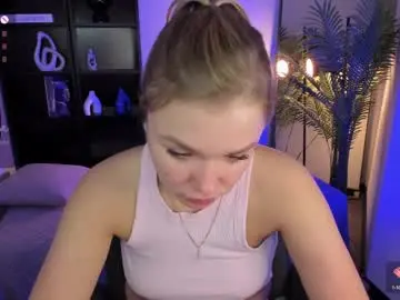 Chaturbate Live Sex Cam of bella_cosmos