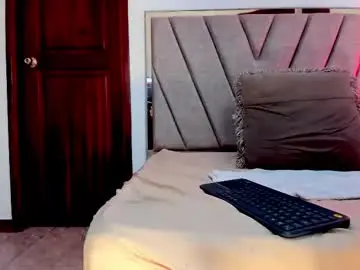 Chaturbate Live Sex Cam of agathaa_white