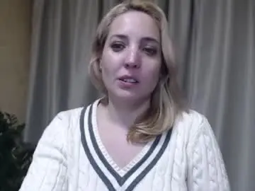 Chaturbate Live Sex Cam of ohsweetmari