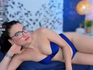 Chaturbate Live Sex Cam of coralquinn
