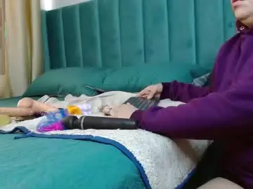Chaturbate Live Sex Cam of jolie__colettee_